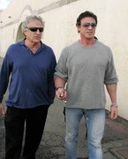 Сильвестр Сталлоне (Sylvester Stallone) walking to his car with a friend in Beverly Hills Feb 7th 2009 - 7xHQ 3abc24207610231