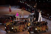 Бантон, Бекхэм, Браун, Холливелл, Чисхолм, Spice Girls (Спайс Герлс) на закрытии олимпийский игр 12.08.12 (190xHQ) 63a5a2209812294