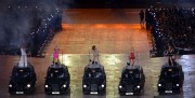 Бантон, Бекхэм, Браун, Холливелл, Чисхолм, Spice Girls (Спайс Герлс) на закрытии олимпийский игр 12.08.12 (190xHQ) 6561ea209814336